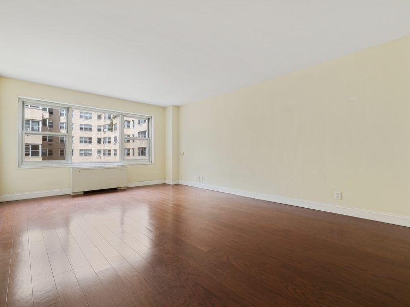 20 East 9th St #10R-4